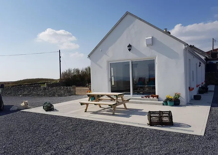 Holiday home The Coral Doolin